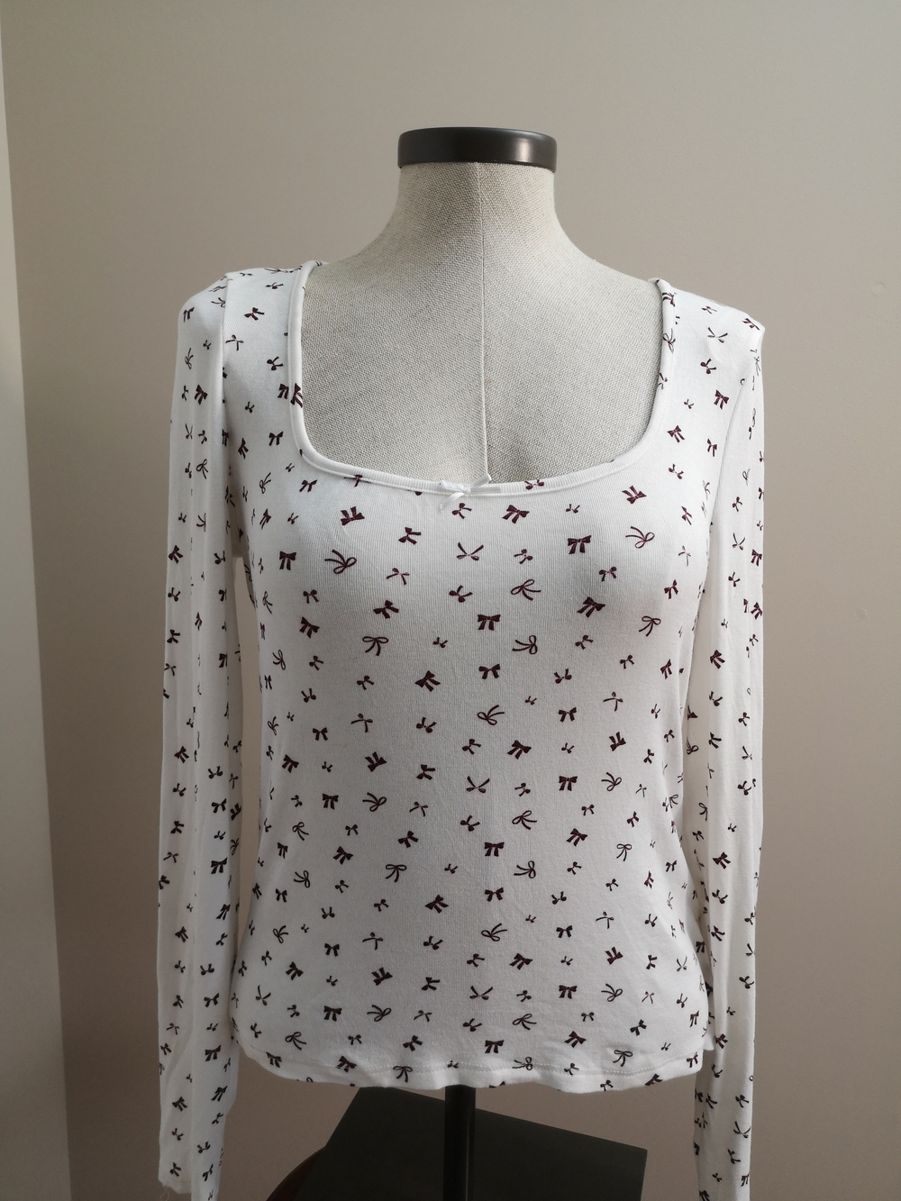 Streetwear Society Coquette Bow Print Scoop Neck Ribbed Long Sleeve Top XL